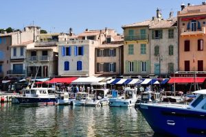 Sailing holidays for beginners and dreamers